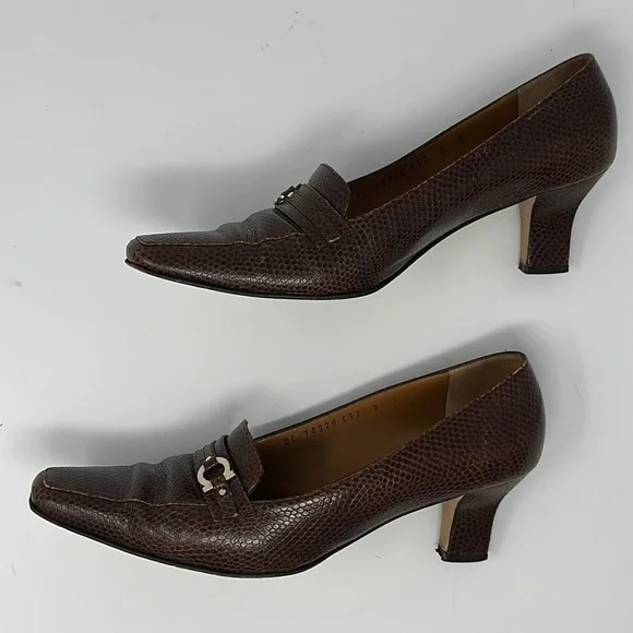 Ferragamo Brown Miista Leather Embossed Pumps Heels Size 9 - Picture 8 of 11